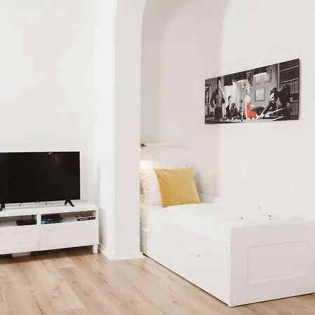 Family For 6 Guests, Mitte Moabit