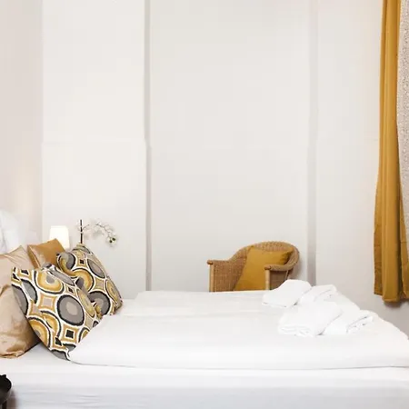 Family For 6 Guests, Mitte Moabit Appartement