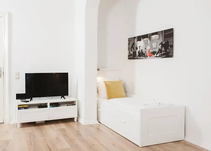 Family For 6 Guests, Mitte Moabit