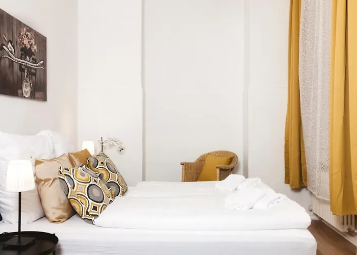 Family For 6 Guests, Mitte Moabit Apartament