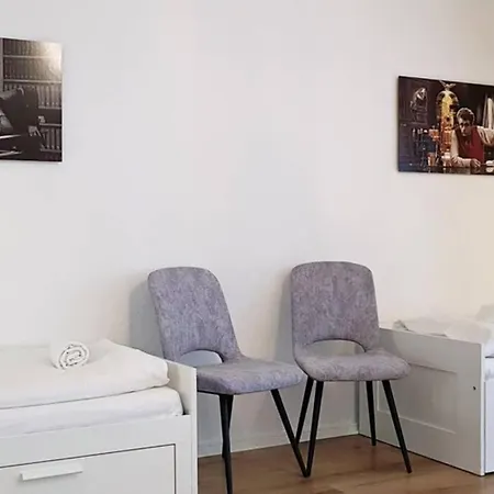 Family For 6 Guests, Mitte Moabit דירה ברלין