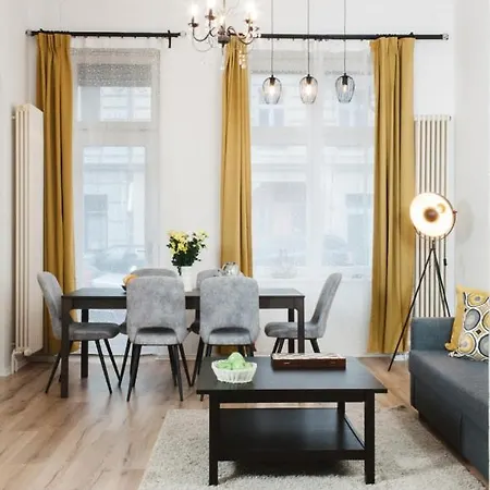 Family For 6 Guests, Mitte Moabit *