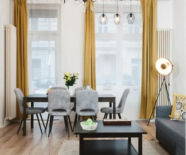 Family For 6 Guests, Mitte Moabit *